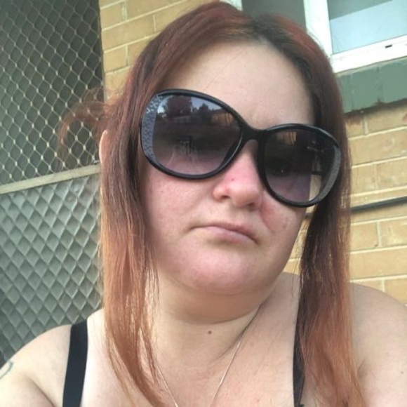 Meet your Posher, Danielle - Picture 1 of 1